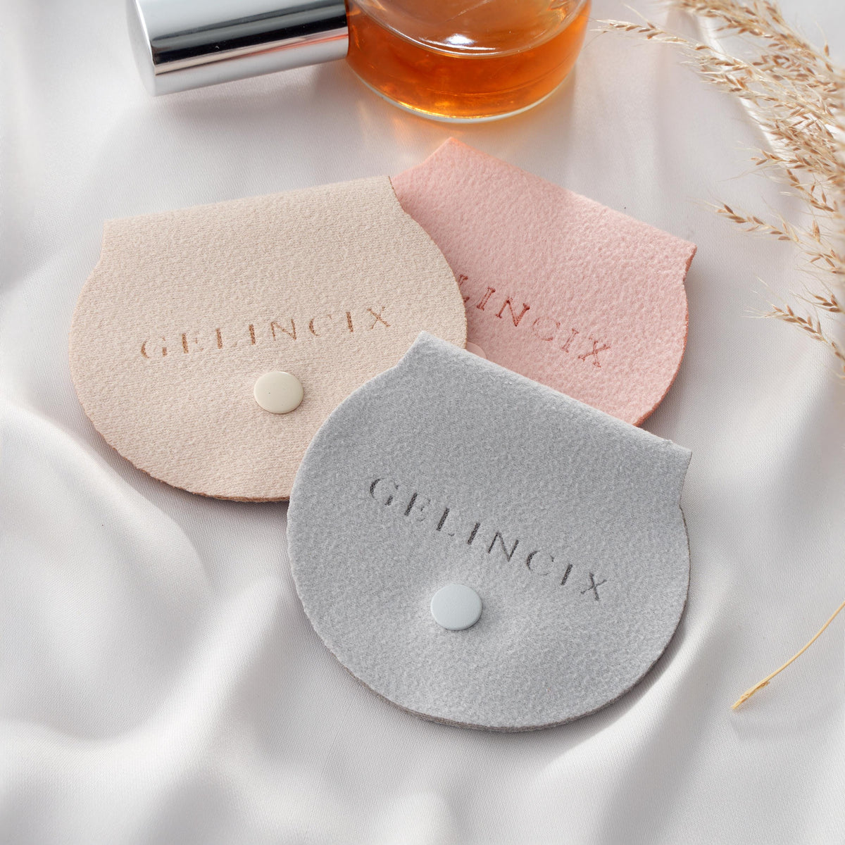 50pcs Round Jewelry Pouches Bulk, Vegan Suede Snap Cases with Custom Logo, Wholesale Boutique Packaging